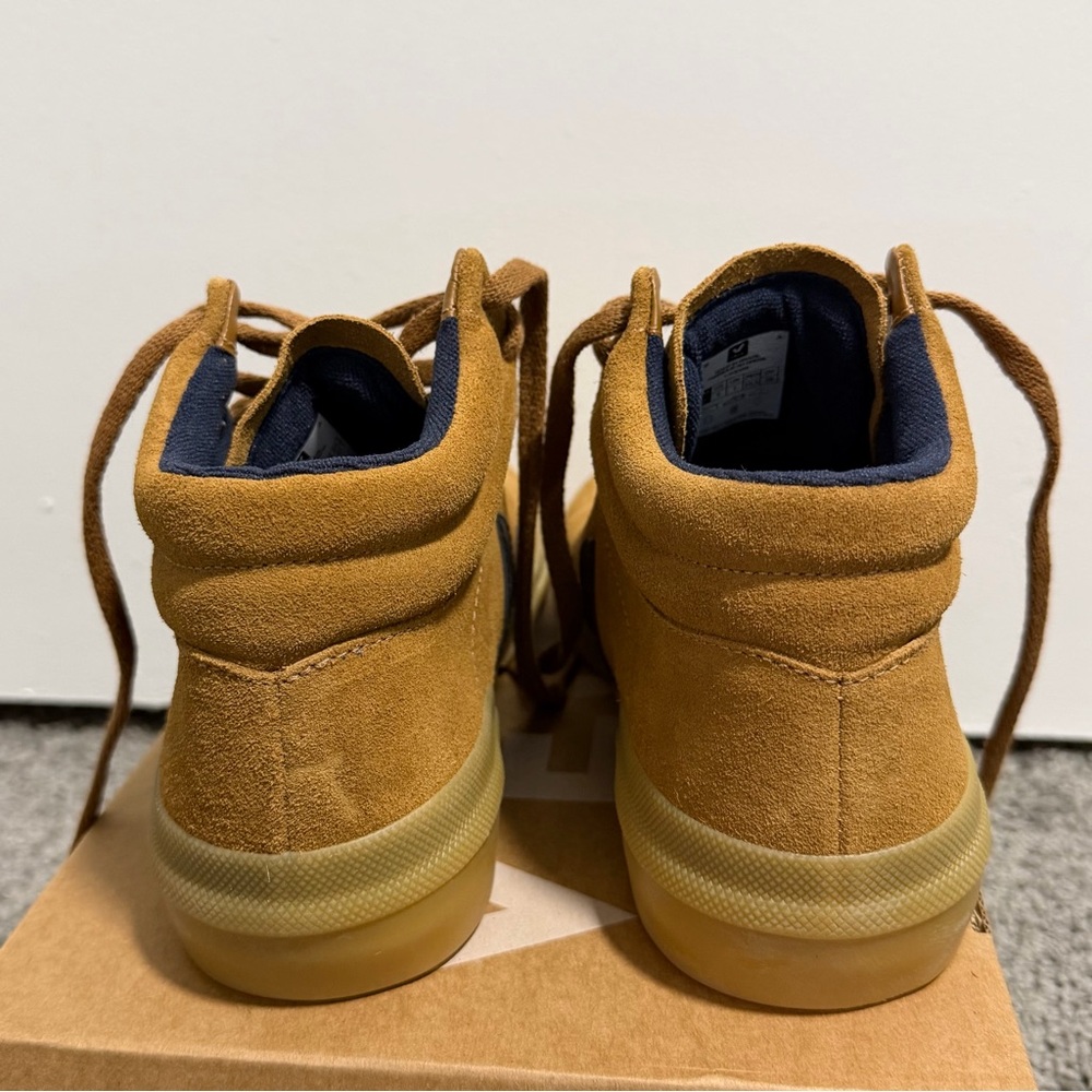 NWT VEJA HIGH TOP SNEAKERS | MINOTAUR SUEDE CAMEL | WOMENS SIZE 9 | WITH BOX - Picture 4 of 8